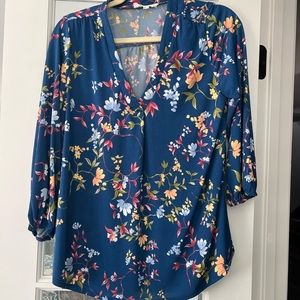 Fun 3/4 flowered top